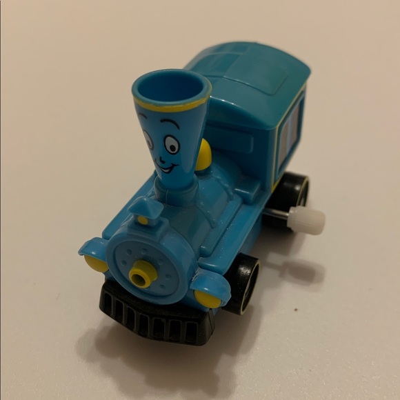 Vintage The Little Engine That Could Hard Cover Storybook and Windup Train Set - Picture 5 of 5